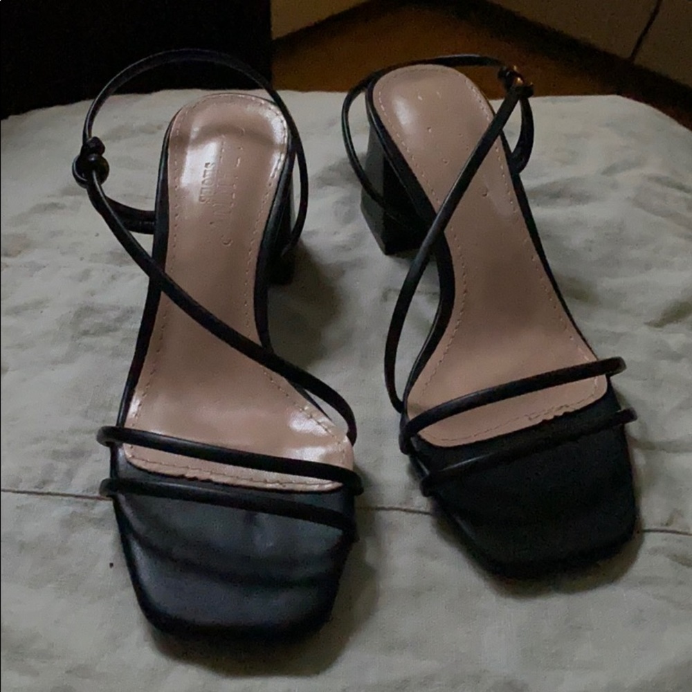 NWT Leather Square Toe Strappy Block Heel Sandal